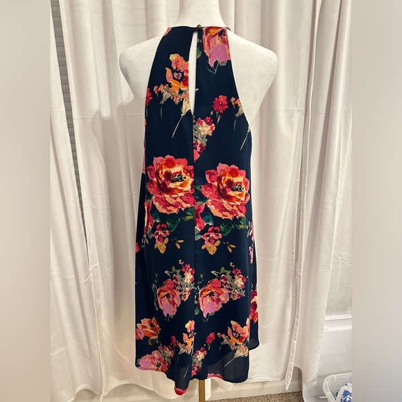 Everly Navy Floral Halter/Racer Neck Short Dress Size Medium - Picture 2 of 5
